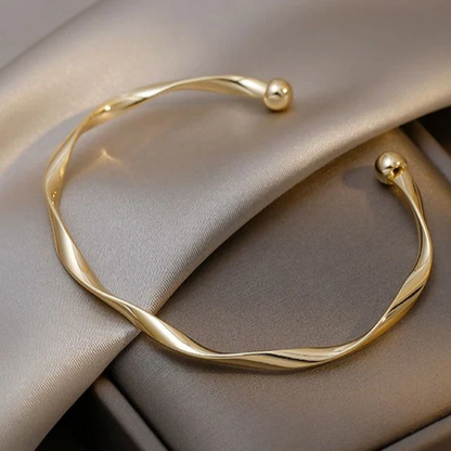 Pulsera elegante en oro