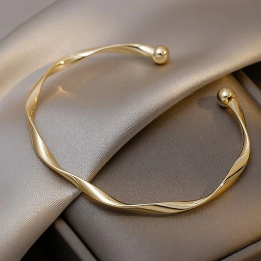 Pulsera elegante en oro